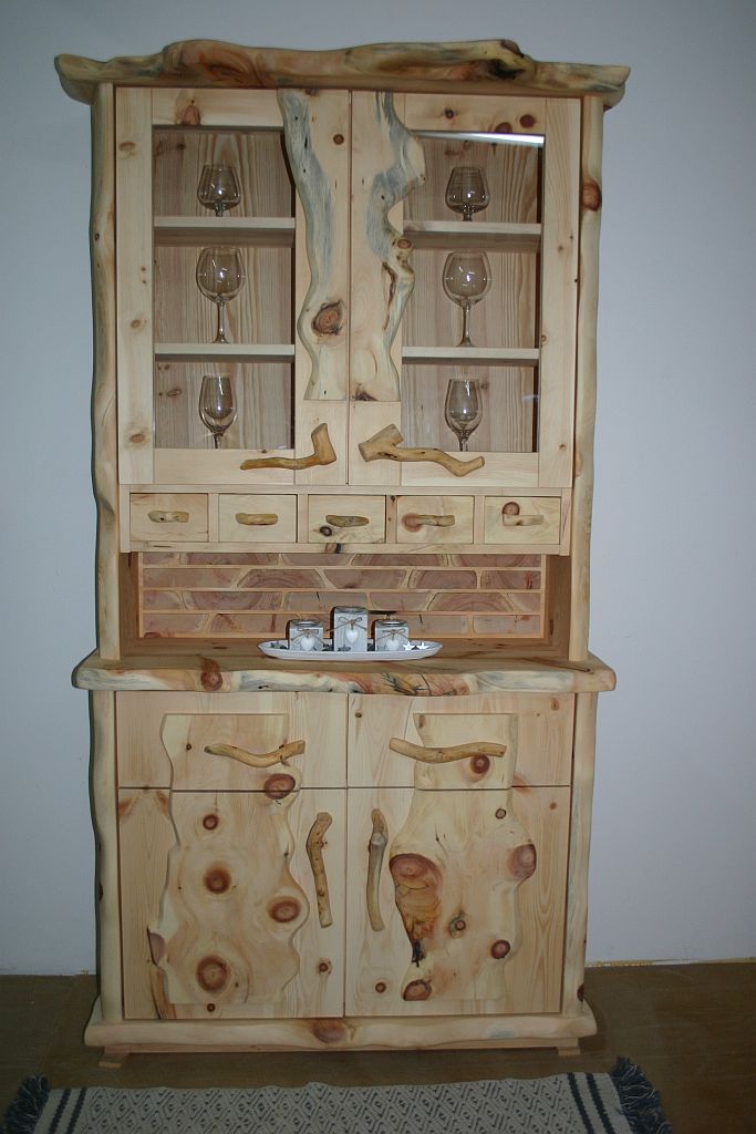 Arvenholzvitrine