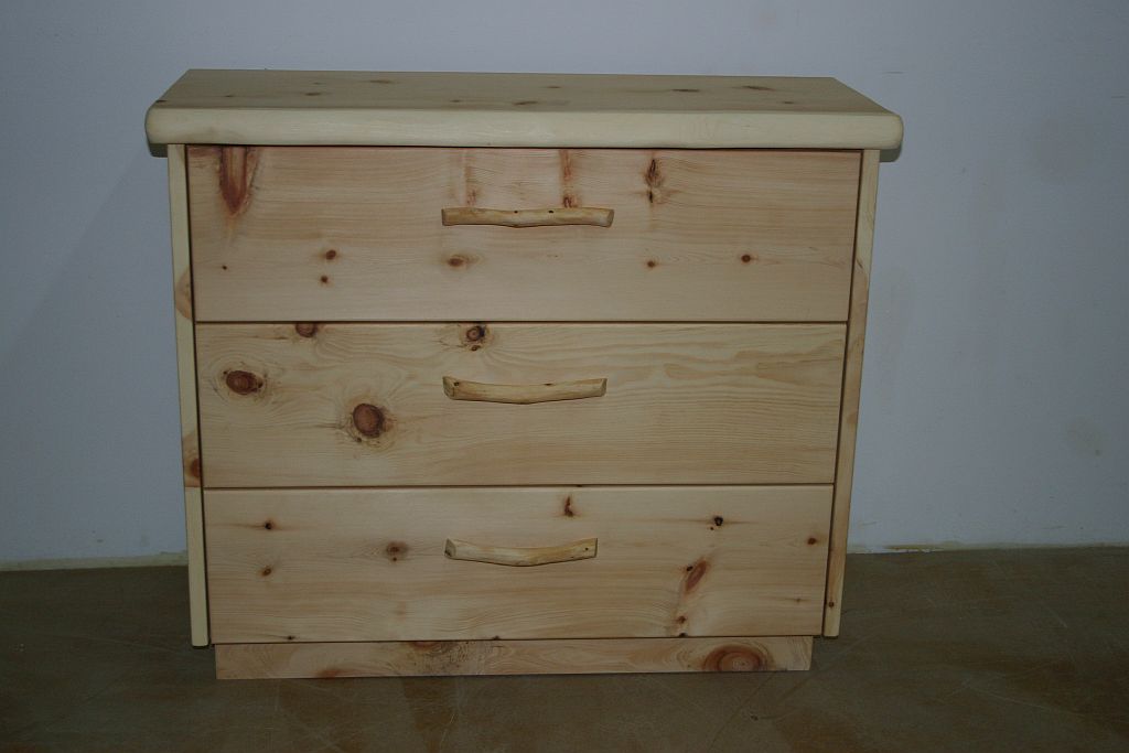 Kommoden aus Zirbenholz